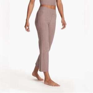 Vuori mid rise elevation wide leg pant blush leggings size large yoga athleisure